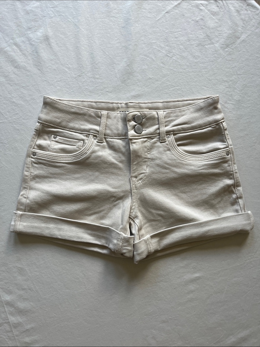 Brody Jeans Off-White Midi Short